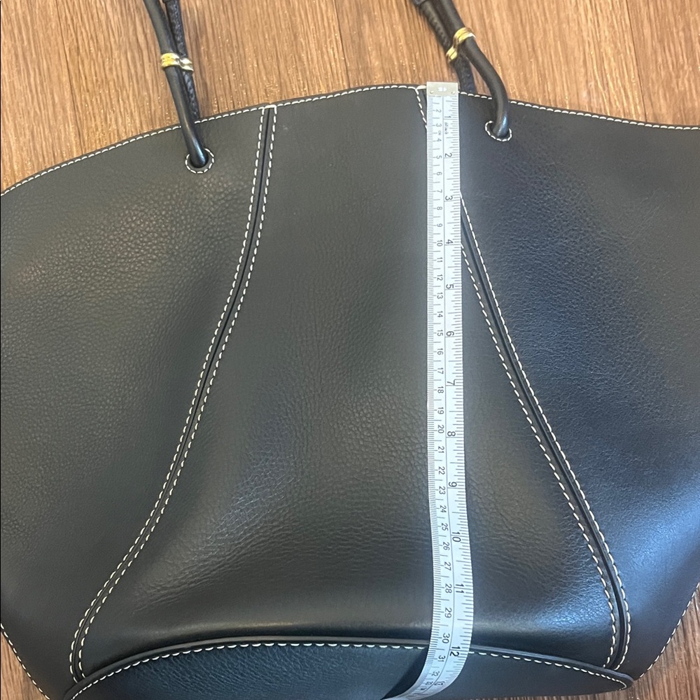Tory Burch Spaghetti Leather Tote - Picture 15 of 16